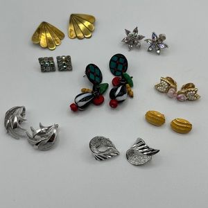 Vintage earrings Lot Of 8 Prices ,Coro, Moulin Rouge, trifari Crown #427
